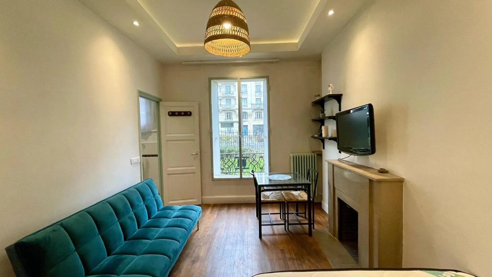 Studio Auteuil Suchet Paris Apartment