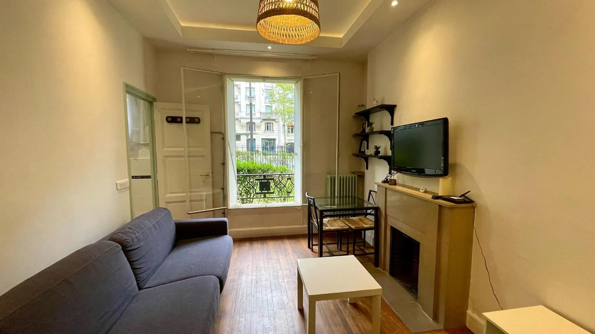 Studio Auteuil Suchet Paris 0*,  France