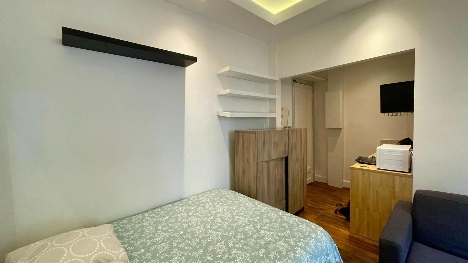 Studio Auteuil Suchet Paris 0*,  France